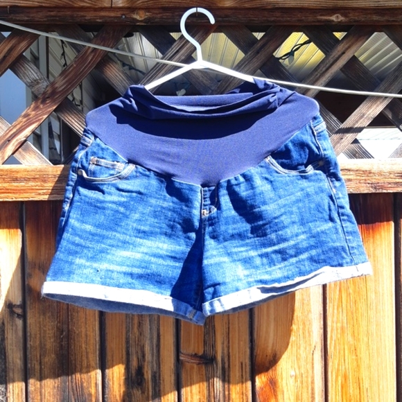 Maternity Shorts - Picture 3 of 6